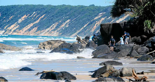 The only way around the Mudlo Rocks was to walk and even that was a bit tricky on Sunday. The only way around the Mudlo Rocks was to walk and even that was a bit tricky on Sunday.